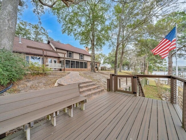 Building Photo - Waterfront Home in Niceville on the Bay wi...