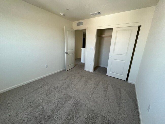 Building Photo - Beautiful brand NEW home for rent in Tulare, Ca