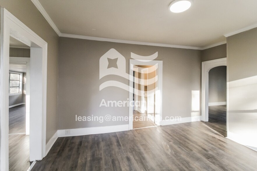 Building Photo - 1141 Boulevard