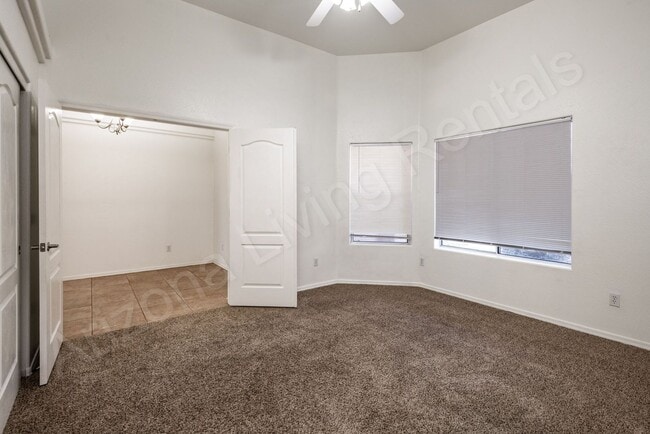 Building Photo - BEAUTIFUL CUL-DE-SAC HOME