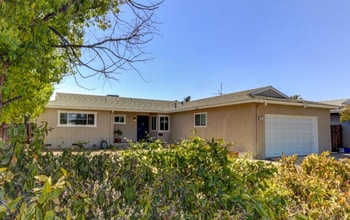 Building Photo - $2,200 Gettysburg & Minniewawa, 3 Bedroom - Across From Tarpey Elementary