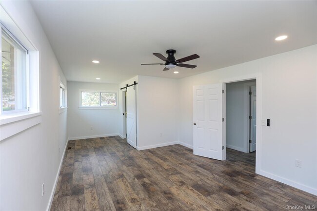 Building Photo - 111 Zandhoek Rd