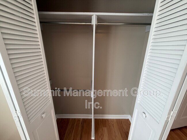 Building Photo - 1611 Ellington Rd SE