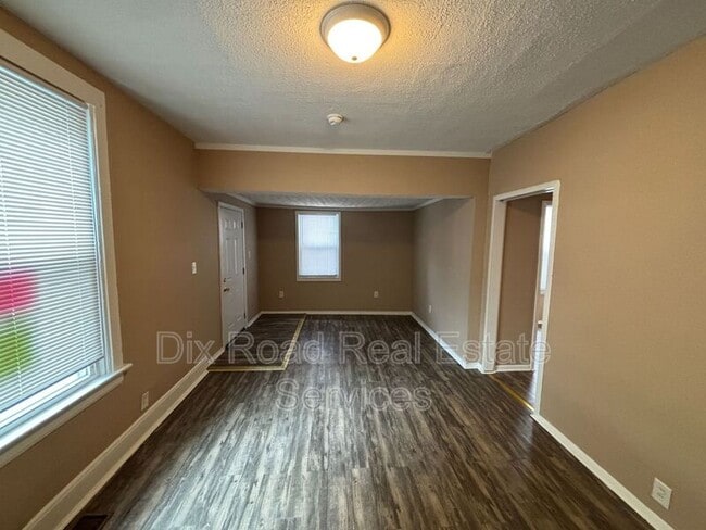 Building Photo - 917 Prytania Ave