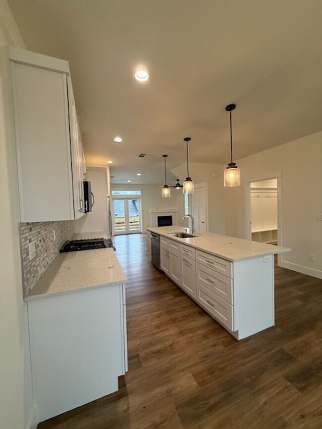 Building Photo - New Construction 4-bedroom 4 Bath Dundee OR 97115