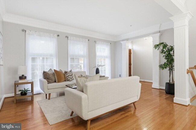 Building Photo - 7996 Reserve Way