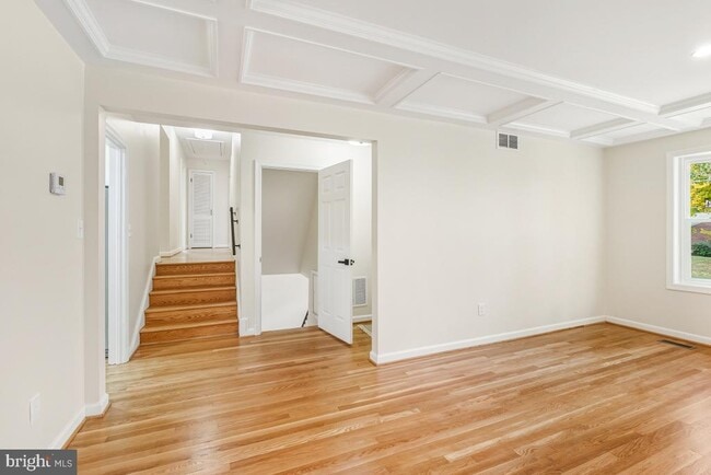 Building Photo - 1203 Brantford Ave