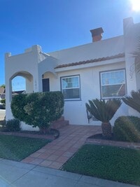 Building Photo - 33RDST