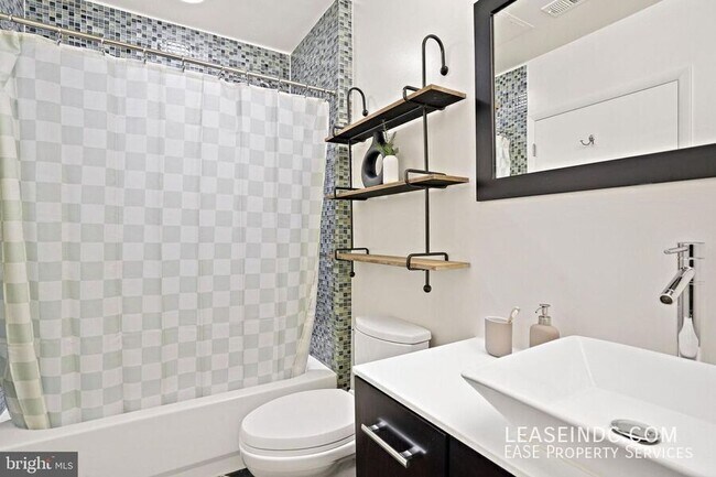 Building Photo - 1300 N Street NW-#106