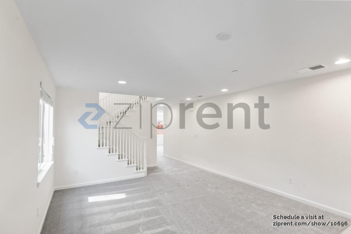 Building Photo - Unit