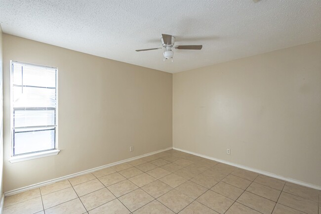 Building Photo - 100 Hillside Rd