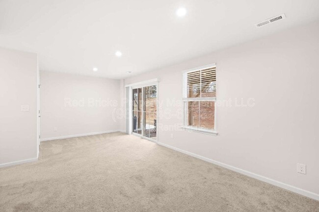 Building Photo - 2620 Grantham Place Dr