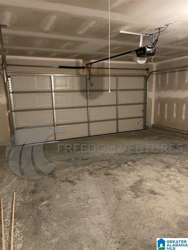 Building Photo - 401 Woodland Trl