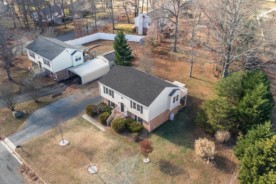 Building Photo - 117 Settlement Dr