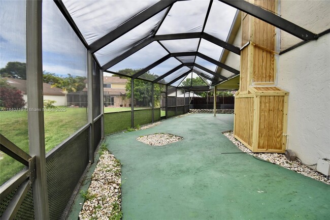 Building Photo - 15015 SW 52nd Ln