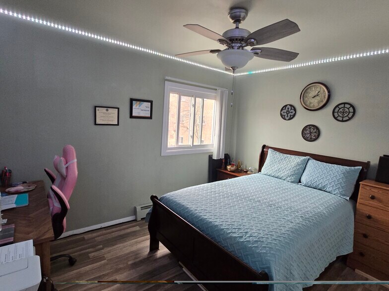 Building Photo - 161 W Elk Trl