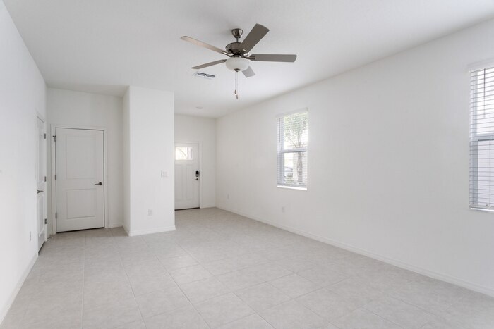 Building Photo - 38114 Fallstone Way