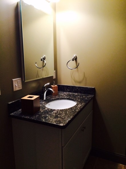 Guest Bath - 537 Congress St