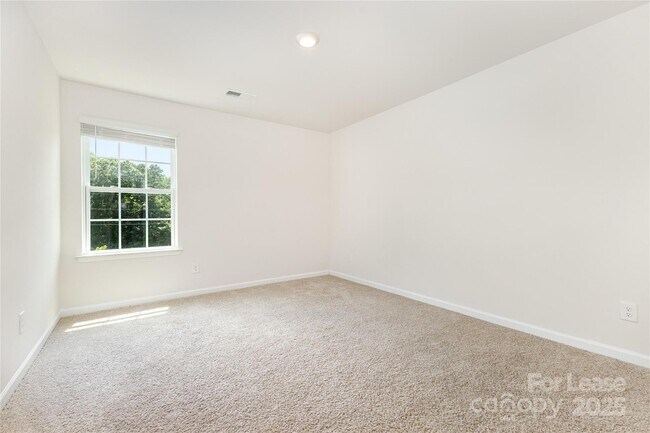 Building Photo - 7109 Pennyroyal Wy