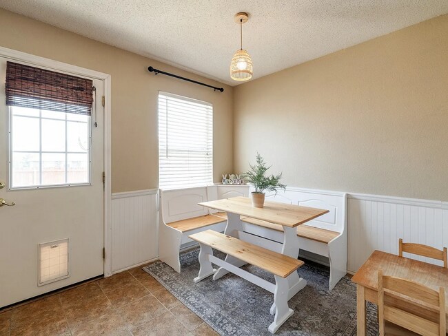 Building Photo - 1435 Greenbrook Dr