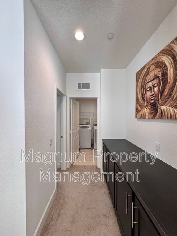 Building Photo - 38572 Rosegate Pl