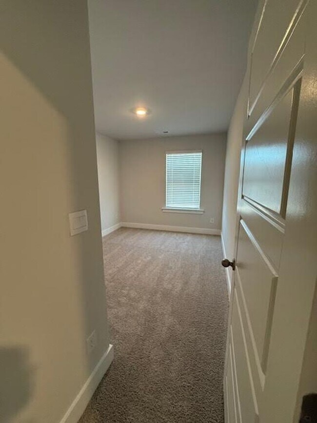 Building Photo - Be the first to Live in This Brand-New Townhome!