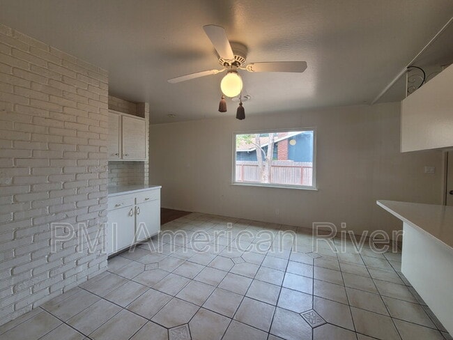 Building Photo - 9060 Talisman Dr