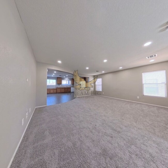 Building Photo - 548 Haunts Walk Ave