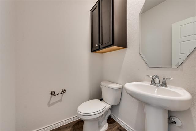 Building Photo - 2405 Siskiyou St