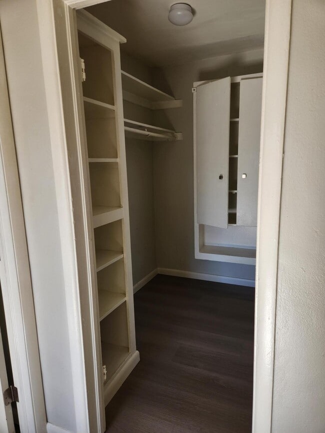 Building Photo - 321 N K St