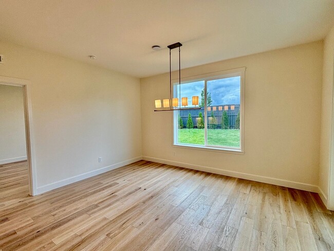 Building Photo - Gorgeous Ridgefield Home