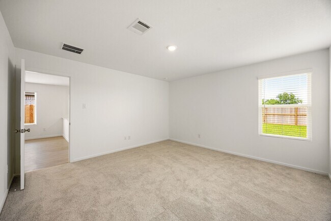 Building Photo - 27418 Sweetwater Bay Dr