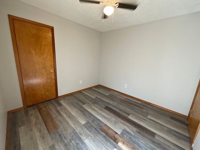 Building Photo - LEASING