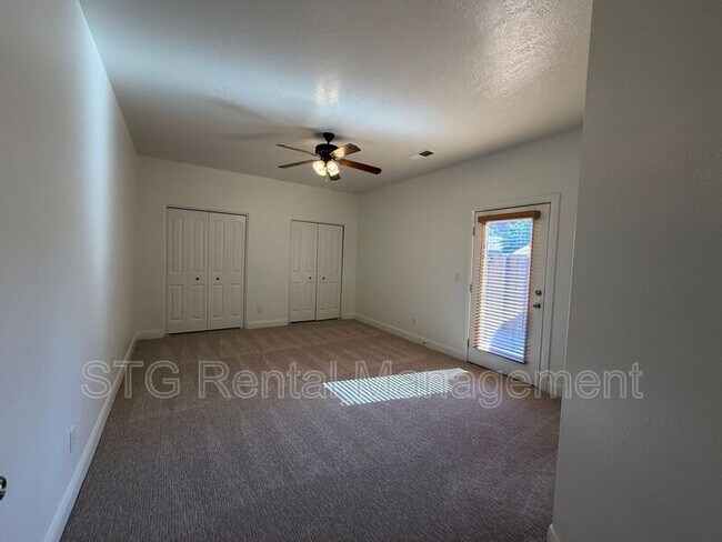 Building Photo - 449 W 500 N