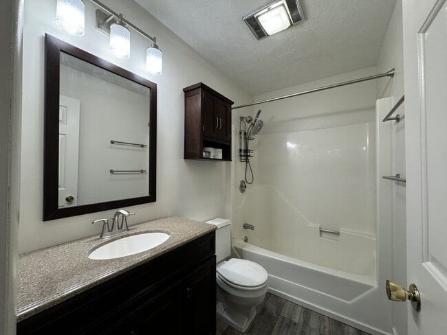 Building Photo - 1317 Perry Ave