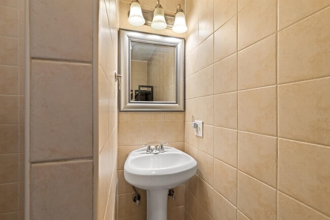 Building Photo - 241 Marin Blvd