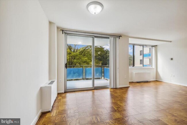 Building Photo - 10401 Grosvenor Pl