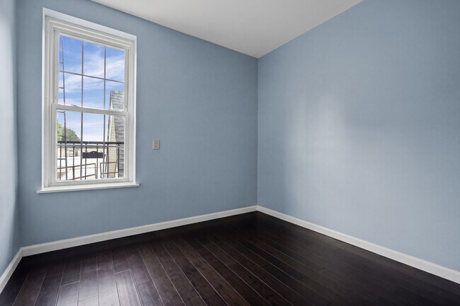Building Photo - 414 59th St