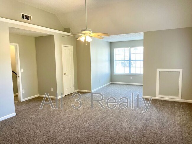 Building Photo - 2024 Smithfield Ave