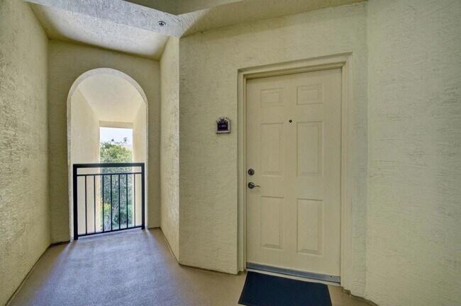 Building Photo - 1405 Renaissance Way