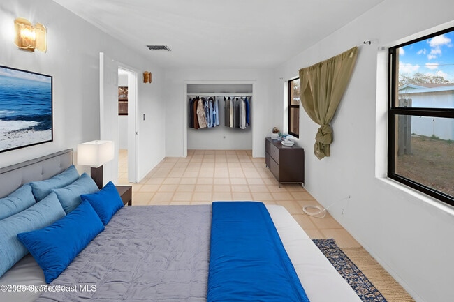 Building Photo - 516 Falmouth Ave