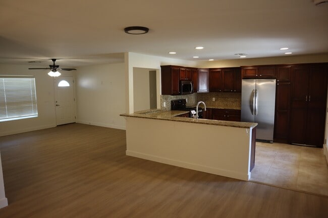 Building Photo - 7501 E Hubbell St