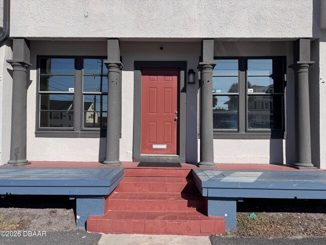 Building Photo - 436 N Grandview Ave