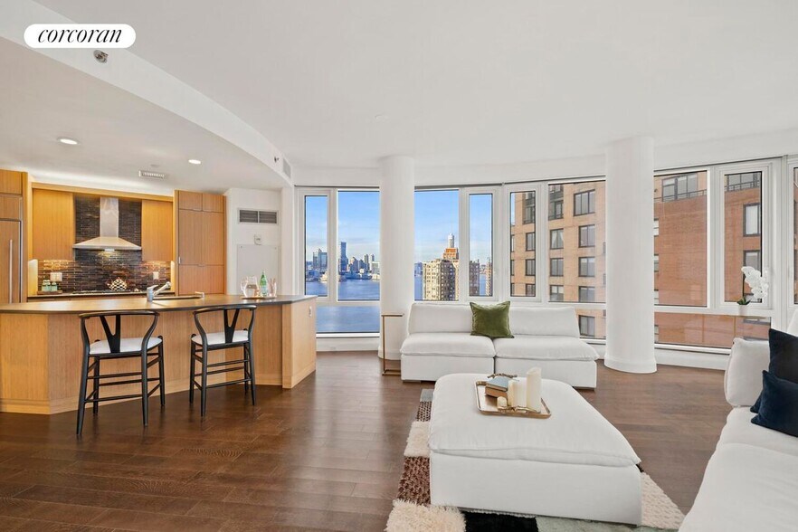 Building Photo - 70 Little W St