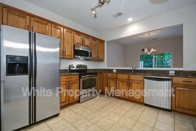 Building Photo - 10146 Blakeney Preserve Dr