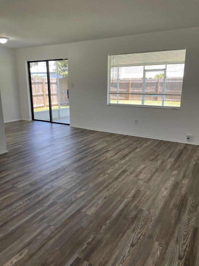 Building Photo - Coastal Living Starts Here – Renovated 4BR Home Just 10 Minutes from the Beach