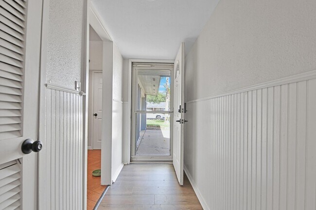 Building Photo - 2007 68th St