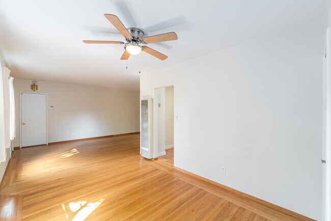 Building Photo - 3125 Fernside Blvd