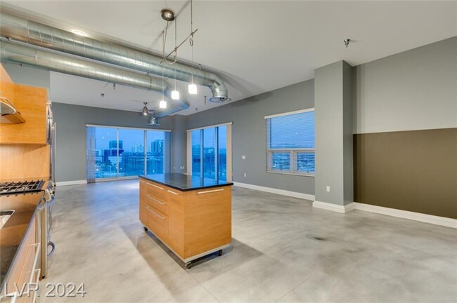 Building Photo - NEWPORT LOFTS--MAGNIFICENT PANORAMIC VIEWS...