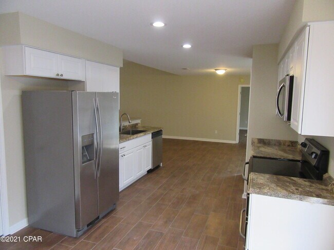 Building Photo - 7302 Rodgers Dr